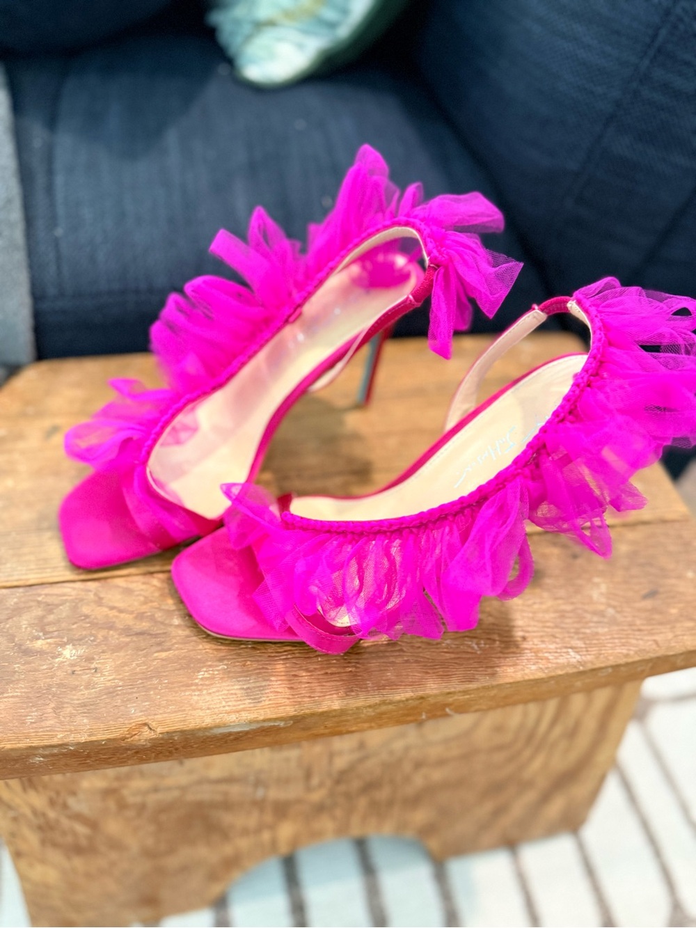 Betsey Johnson Hot Pink Ruffle Strap High Heels Size 8 Womens - Picture 3 of 6